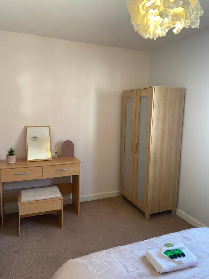 Coventry City Centre Townhouse With Private Parking Villa Exteriör bild